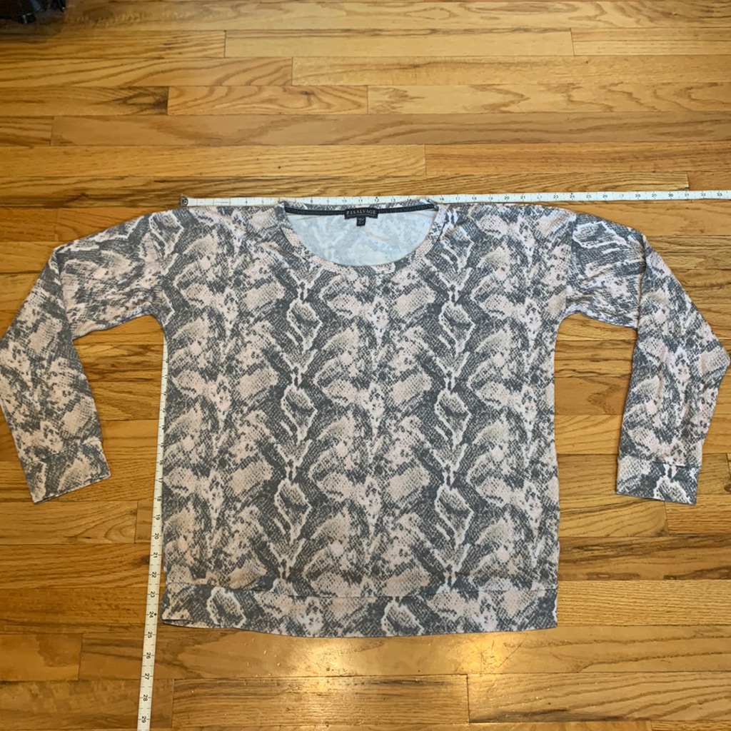 Soft SweatshirtFeel Sweater Snake Skin Print In NeutralPink